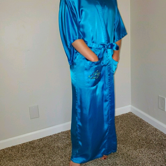Blue Satin Robe with Dragon Embroidered back and Pockets - Picture 3 of 5